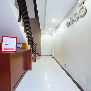 ** Hotel Reddoorz Near University Foundation Philippines